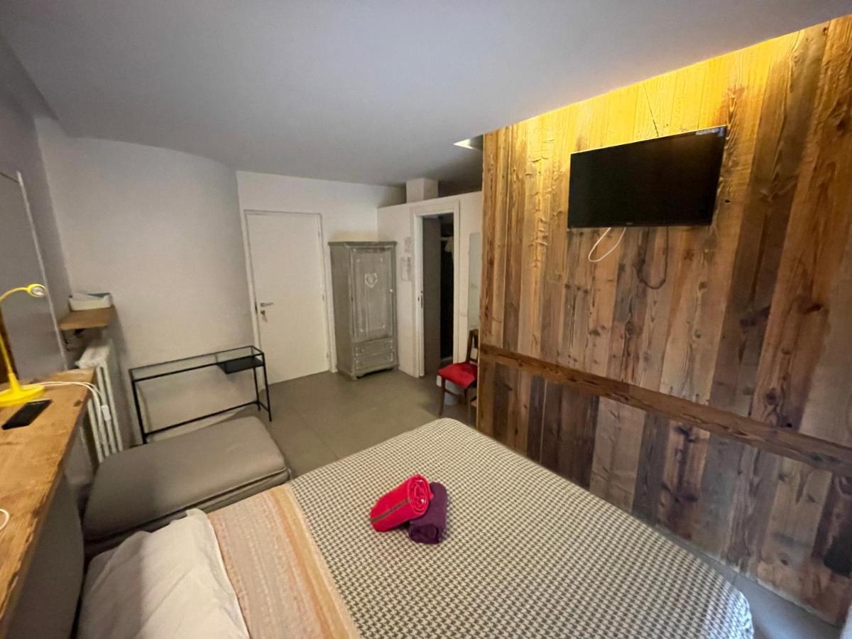 Rooms One อาออสตา ภายนอก รูปภาพ